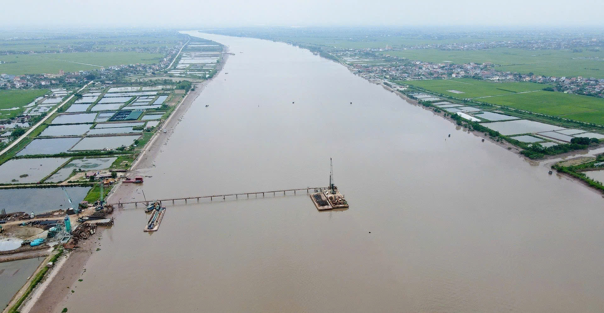 Tuyến cầu vượt sông Đáy có chiều dài khoảng 2,6 km.