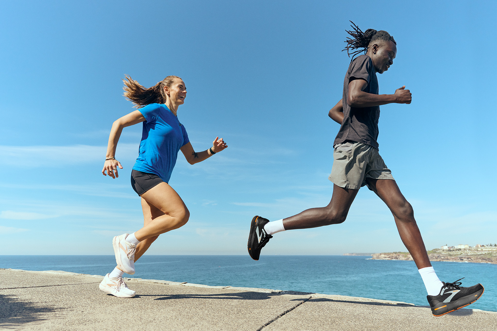 Brooks&nbsp;sở hữu ba trong số sáu mẫu giày chạy hiệu năng bán chạy nhất tại Mỹ.