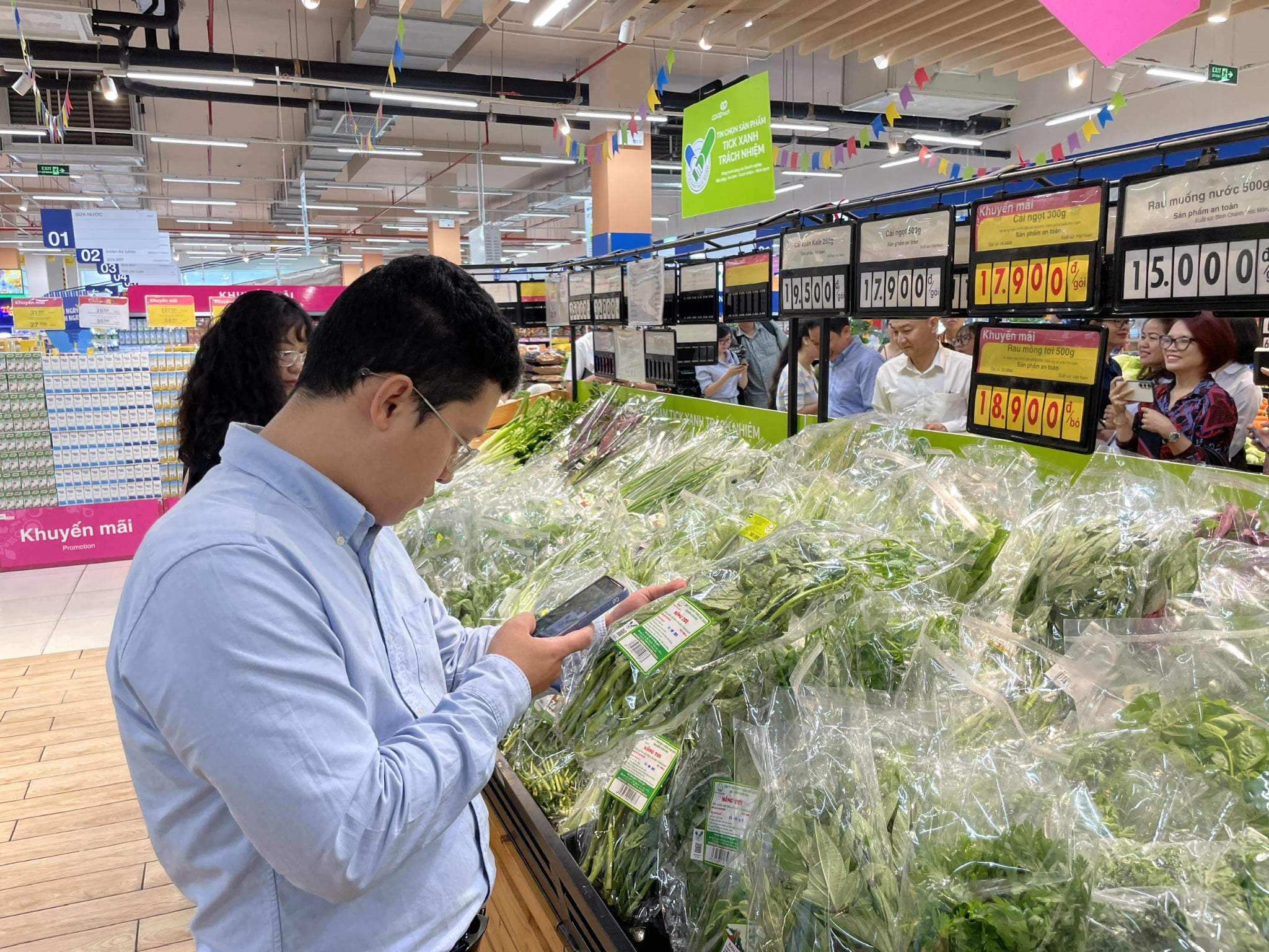 Quyết liệt kiểm soát chất lượng hàng hóa dịp cao điểm cuối năm