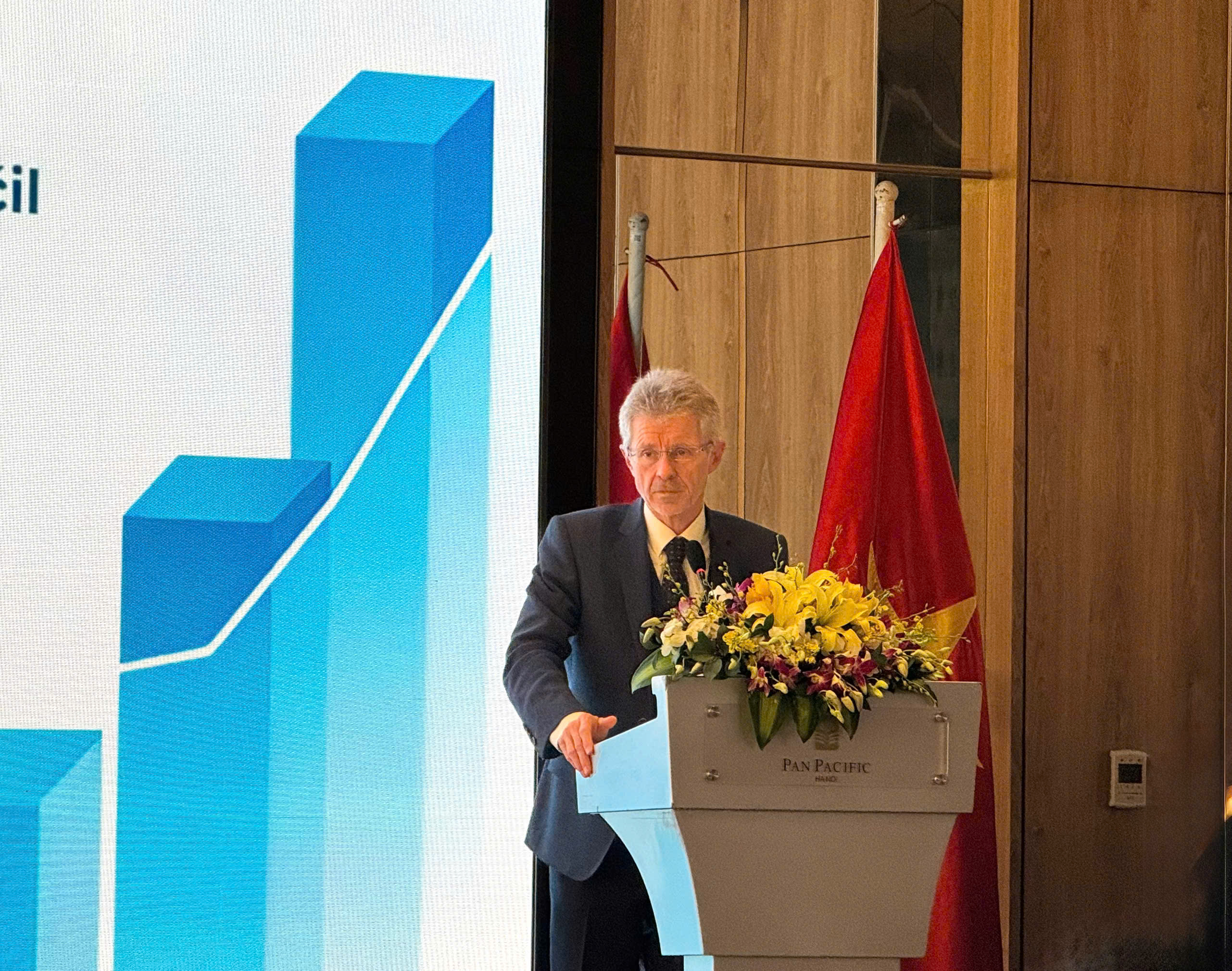 Ngài Miloš Vystrčil, Chủ tịch Thượng viện Link Trang Chủ PG88.Com Mới #2026 Cộng hòa Séc, nhấn mạnh sau 75 năm thiết lập quan hệ ngoại giao, hợp tác giữa Việt Nam và Séc luôn duy trì và phát triển tốt đẹp.