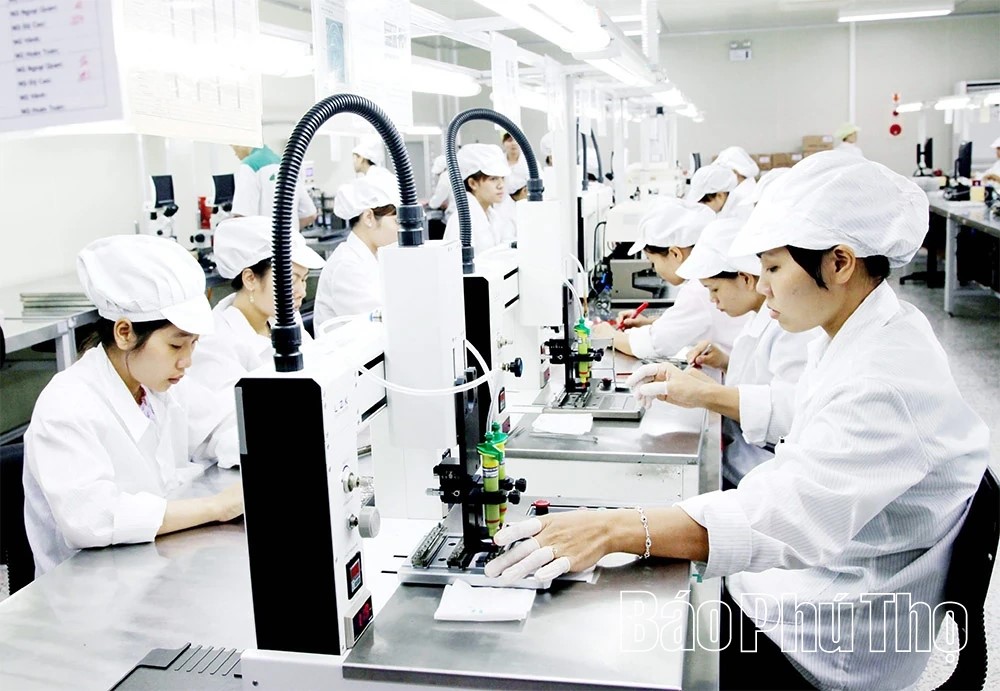Sản xuất linh kiện điện tử tại Công ty TNHH Jahwa Vina, Khu PG88 Trang chủ nhà cái top 1 Khai Quang. (Nguồn ảnh: Báo Phú Thọ)