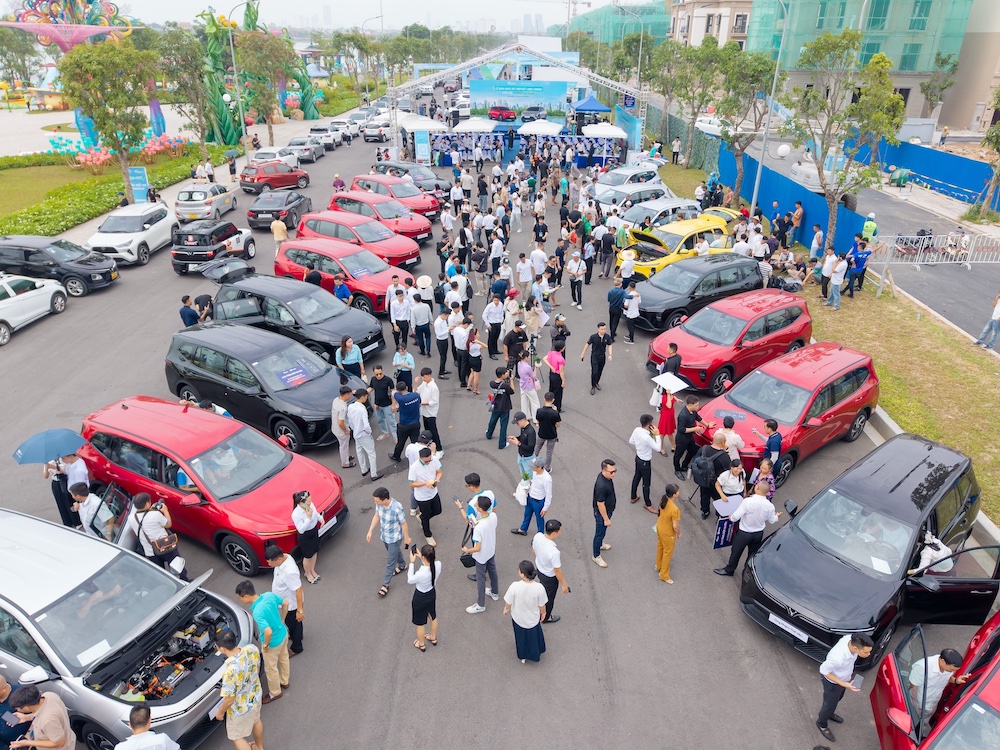 <i>VinFast đã bàn giao tổng cộng 38.195 ô tô điện trên toàn cầu trong Quý III/2025, ghi nhận mức tăng trưởng 74% so với cùng kỳ 2024 và 7% so với Quý II. Lũy kế 9 tháng đầu năm 2025, số xe bàn giao trên toàn cầu của VinFast đạt 110.362 ô tô, tăng 149% so với cùng kỳ.</i>