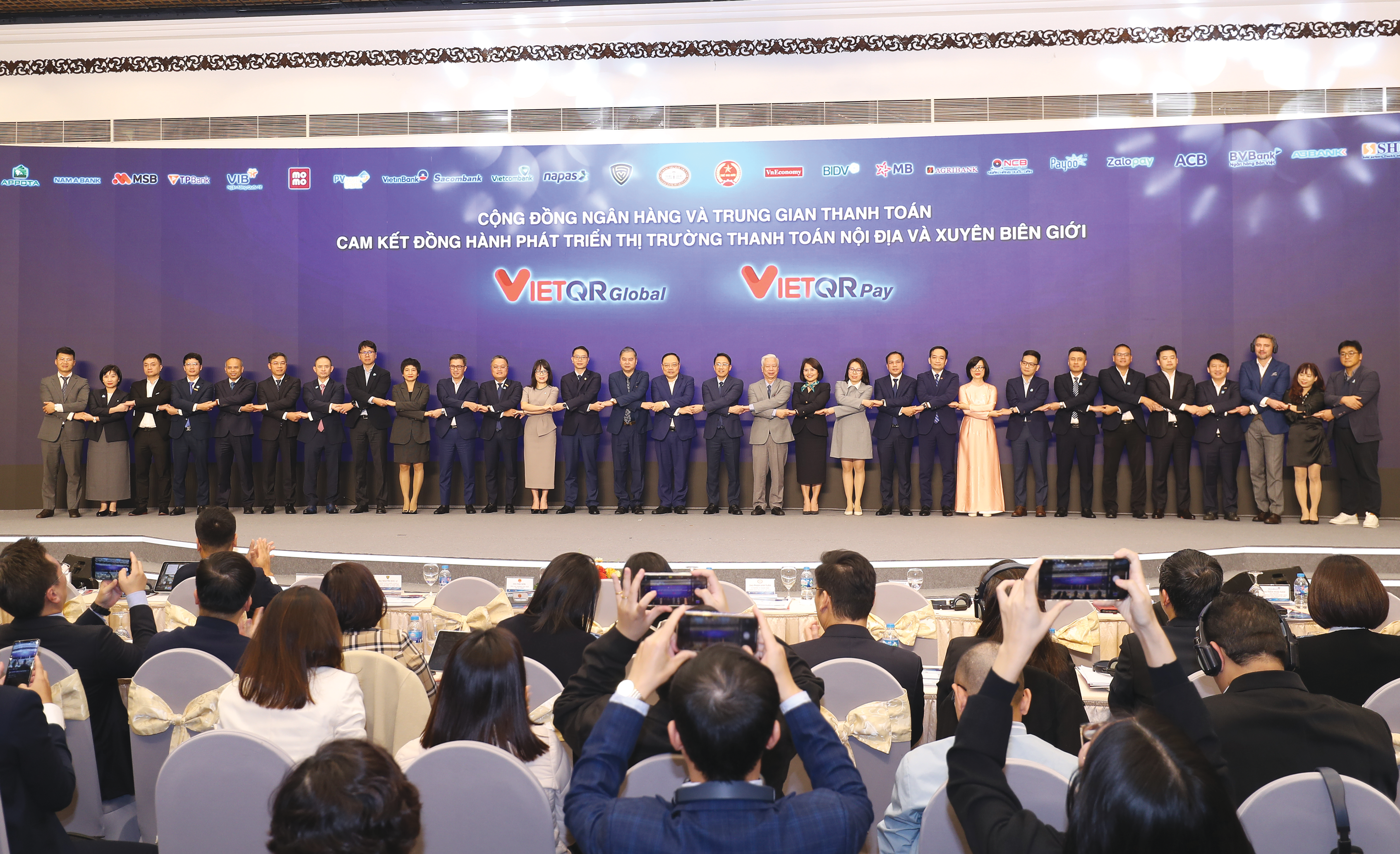 Dưới sự chứng kiến của đại diện bộ/ngành và cơ quan báo chí 6PG88VN, cộng đồng 88PG88 ưu đãi hấp dẫn mỗi ngày, trung gian thanh toán cam kết đồng kiến tạo thị trường thanh toán nội địa và xuyên biên giới.