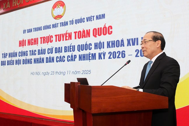 Phó Chủ tịch Hoàng Công Thủy phát biểu khai mạc Hội nghị.&nbsp;Ảnh: Mặt trận.