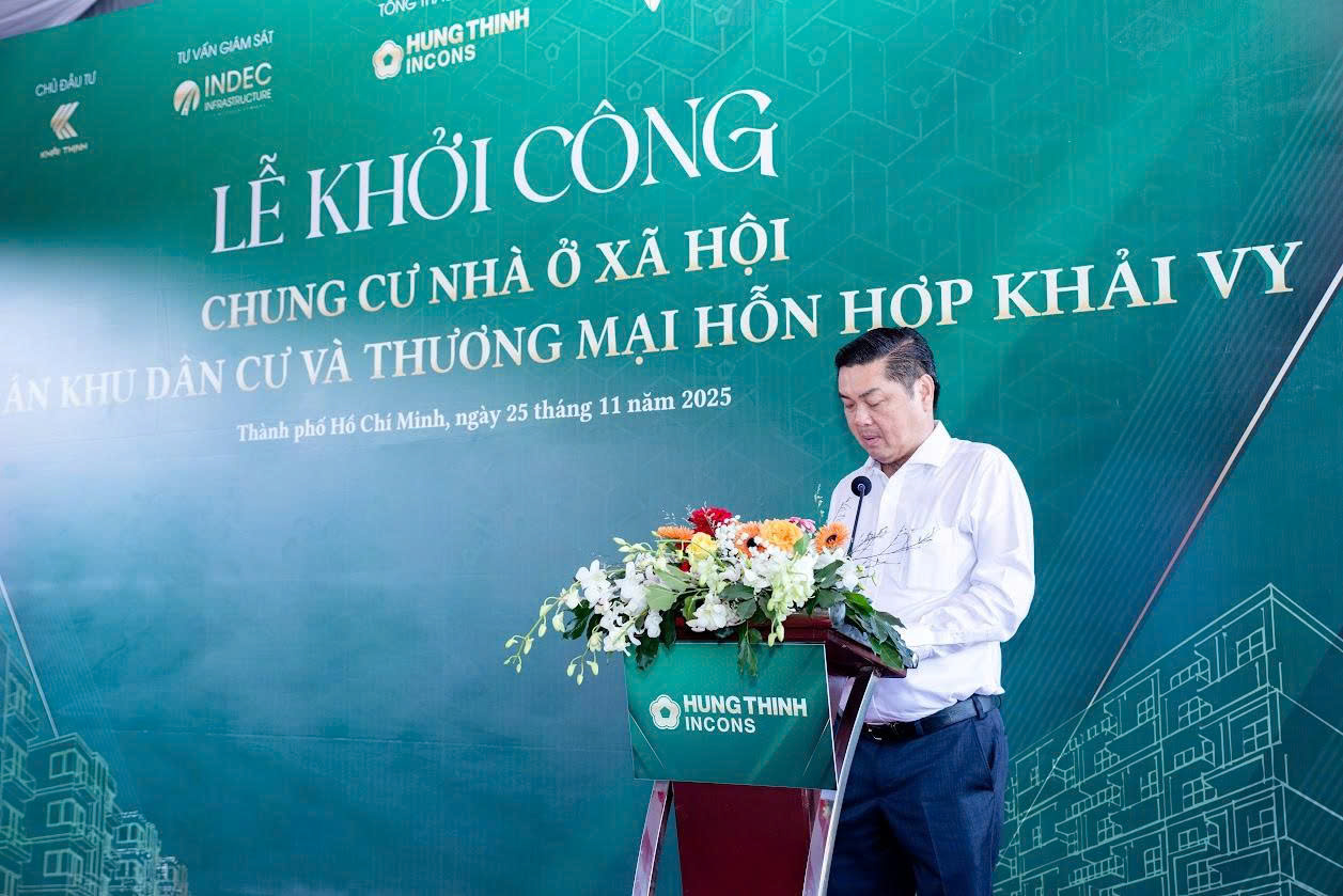 Ông Lê Lợi – Chủ tịch UBND Phường Phú Thuận phát biểu tại buổi lễ.