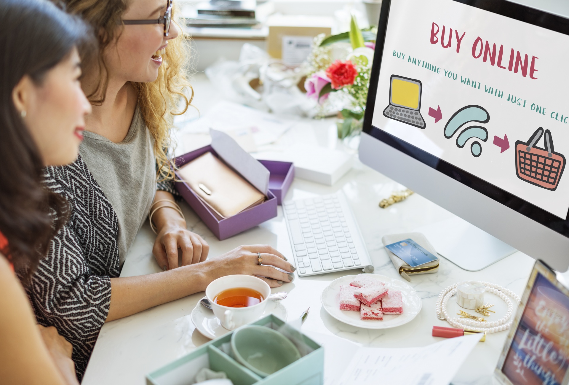 Khối lượng đơn hàng giảm 1% trong khi giá bán trung bình tăng 7%.