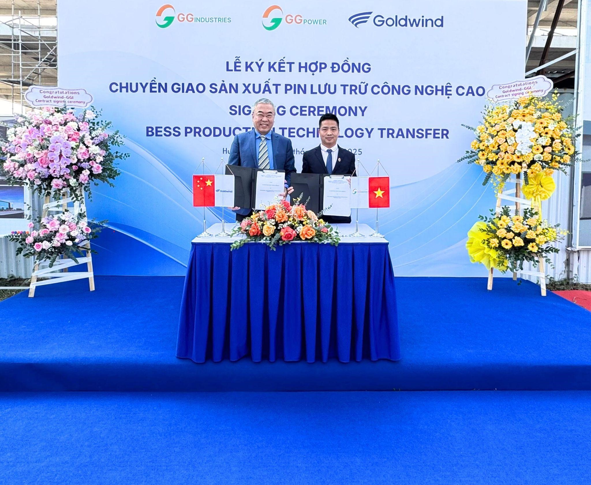 Ký kết&nbsp;hợp đồng nhận chuyển giao công nghệ sản xuất hệ thống pin lưu trữ năng lượng.