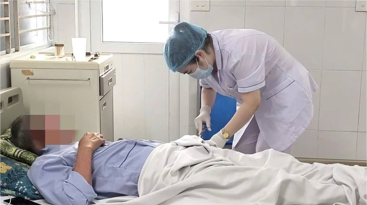 Mưa bão và ngập úng tại nhiều địa phương miền Bắc tạo điều kiện lý tưởng cho muỗi sinh sản, làm tăng nguy cơ bùng phát dịch sốt xuất huyết.&nbsp;