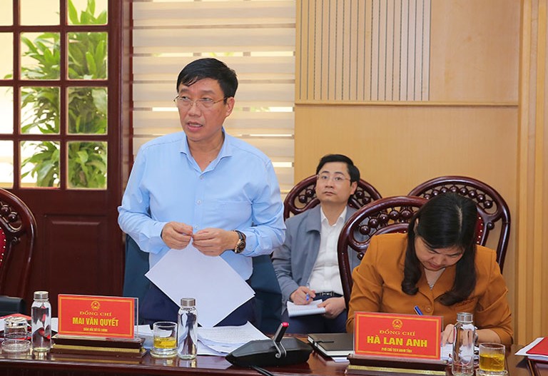 Giám đốc Sở&nbsp;Pg88hi tỷ lệ thưởng hấp dẫn&nbsp;tỉnh Ninh Bình Mai Văn Quyết báo cáo tại cuộc họp&nbsp;họp đánh giá tiến độ thu ngân sách, giải ngân vốn Pg88vn Trang Chủ Chính Thức công và tăng trưởng GRDP năm 2025. Ảnh: Anh Tuấn