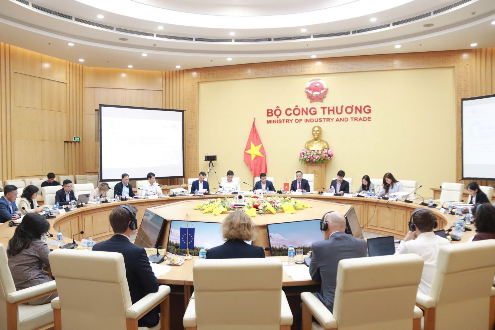Cuộc họp Ban Chỉ đạo lần thứ 4 Chương trình Chuyển dịch năng lượng bền vững Việt Nam - EU (SETP). Ảnh: MOIT.