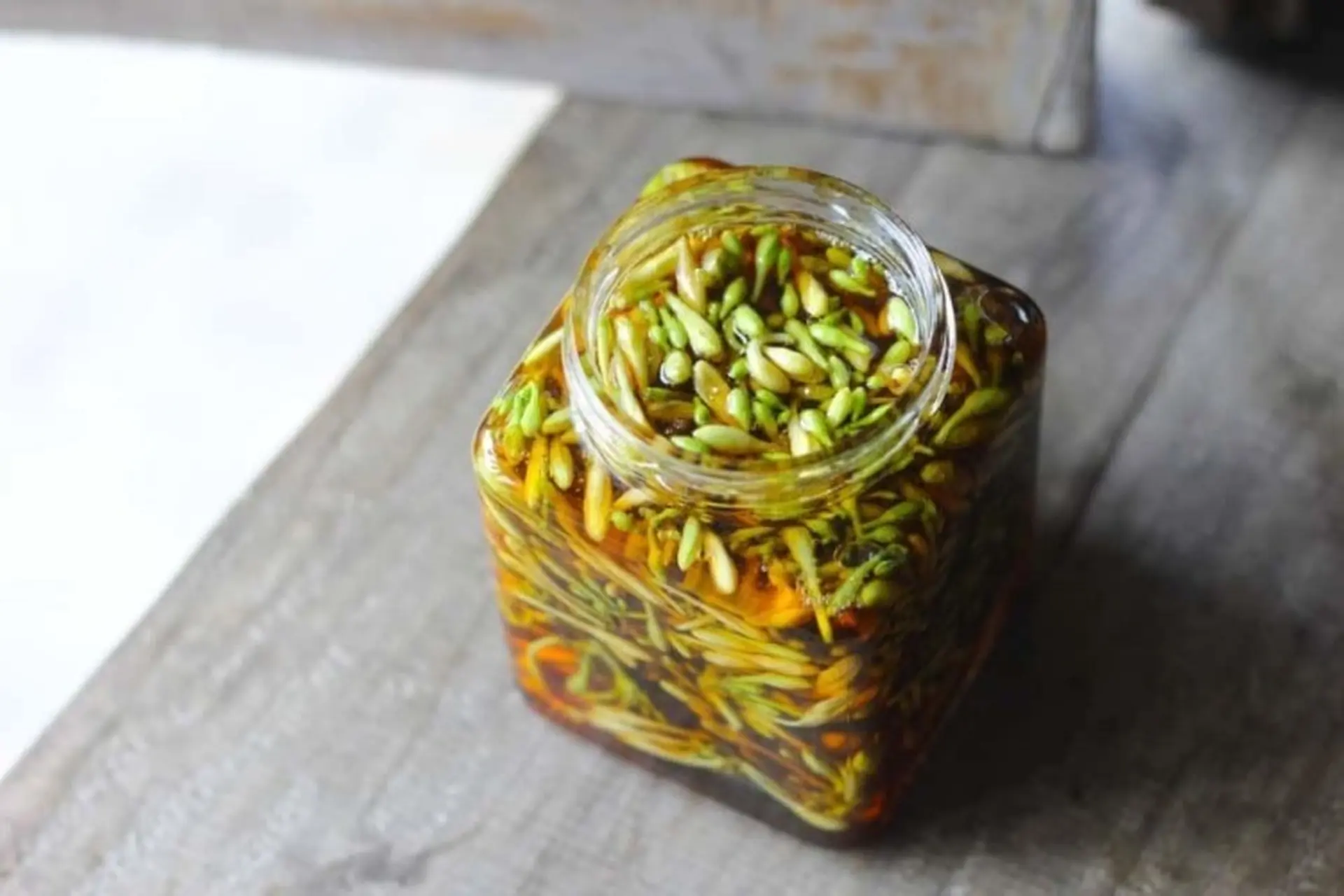 Bệnh nhân&nbsp;tự ý dùng bài thuốc cổ truyền không đúng cách trên nền cơ thể suy yếu trong thời gian dài, khiến men gan tăng cao.