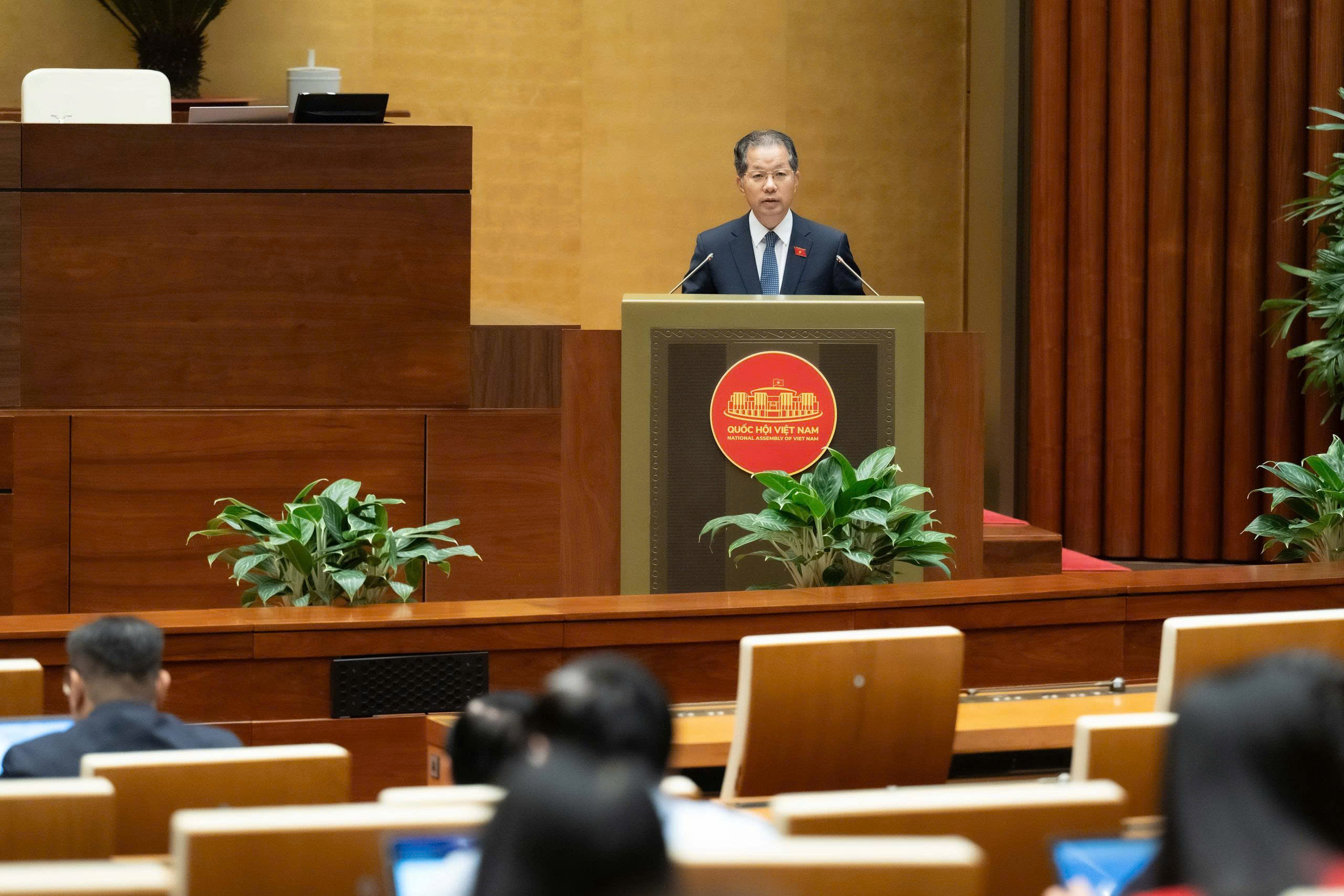 Chánh án Toà án Nhân dân tối cao Nguyễn Văn Quảng trình bày tờ trình về Link Trang Chủ PG88.Com Mới #2026 Luật Tòa án chuyên biệt tại Trung tâm Pg88ok giải trí thể thao, casino, bắn cá và slot quốc tế. Ảnh: PG88 ⭐ Link trang chủ số 1 nhà cái PG88 com casino slot.