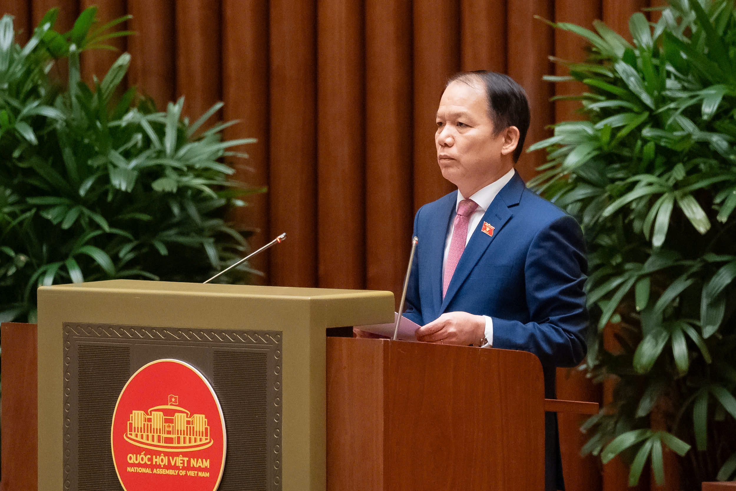 Chủ nhiệm Ủy ban Pháp luật và Tư pháp Hoàng Thanh Tùng trình bày báo cáo giải trình tiếp thu. Ảnh: Link Trang Chủ PG88.Com Mới #2026.