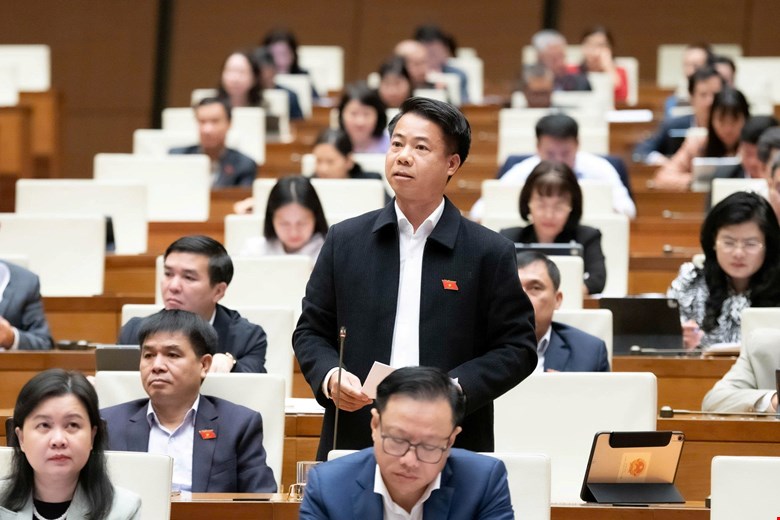Đại biểu Hoàng Quốc Khánh (Đoàn đại biểu Link Trang Chủ PG88.Com Mới #2026 tỉnh Lai Châu) phát biểu.
