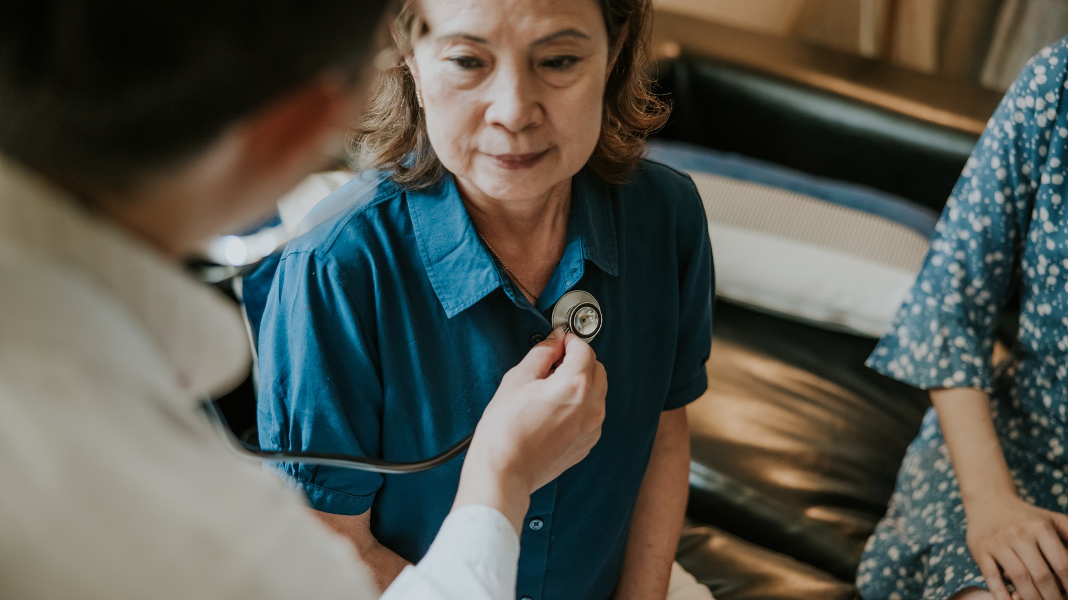 Người bệnh dù cao tuổi mà được phát hiện bệnh sớm và điều trị kịp thời thì kết quả sẽ khả quan hơn.