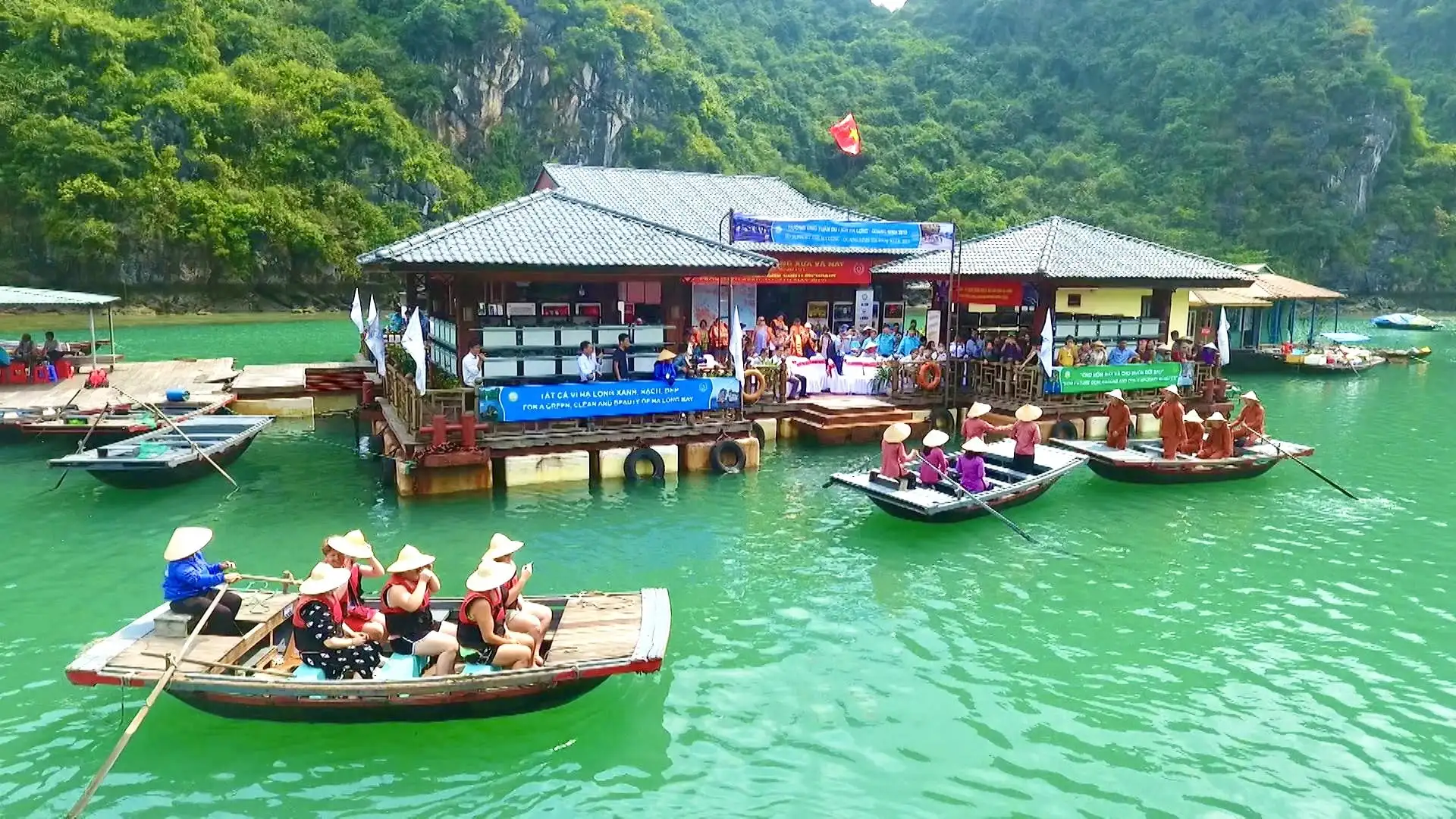 Quảng Ninh đang&nbsp;từng bước xây dựng cơ sở dữ liệu đồng bộ phục vụ chuyển đổi số toàn diện.
