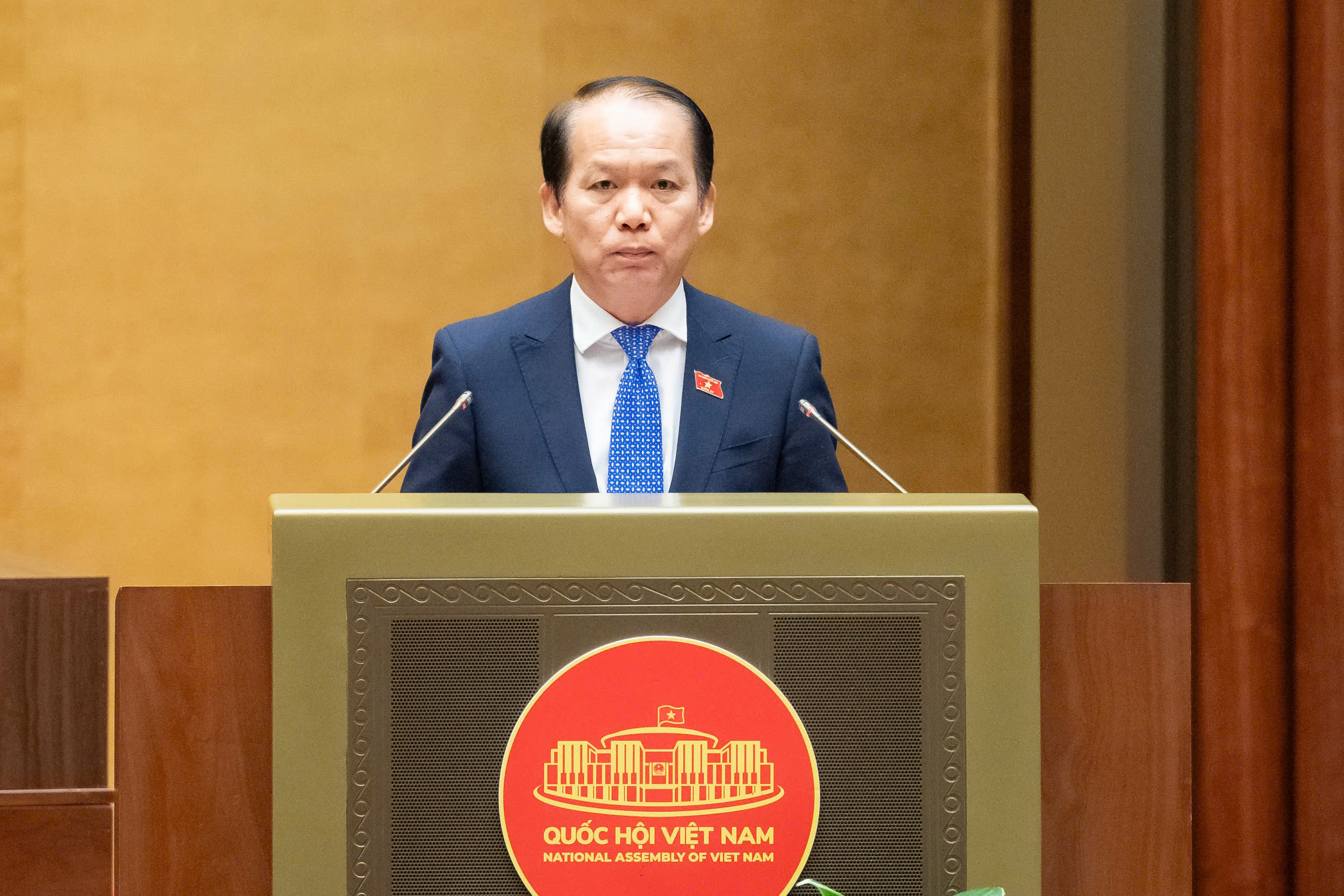 Chủ nhiệm Ủy ban Pháp luật và Tư pháp Hoàng Thanh Tùng trình bày Báo cáo tóm tắt một số vấn đề trong giải trình, tiếp thu, chỉnh lý dự thảo Luật Thi hành án hình sự (sửa đổi). Ảnh: PG88 ⭐ Link trang chủ số 1 nhà cái PG88 com casino slot.