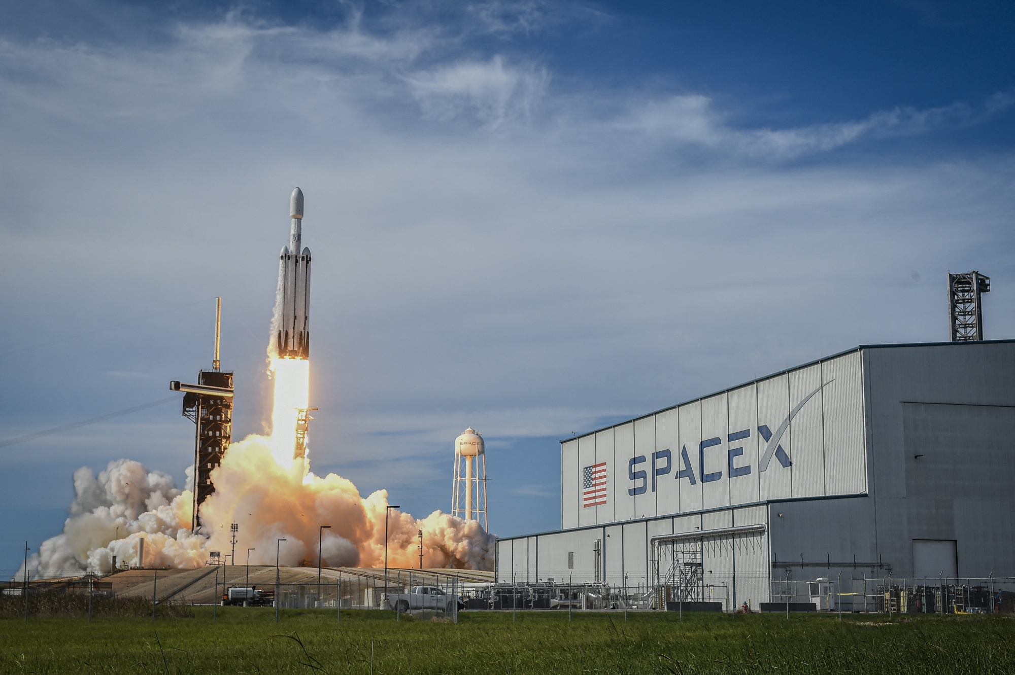 Công ty vũ trụ của Elon Musk muốn IPO với định giá 1,5 nghìn tỷ USD