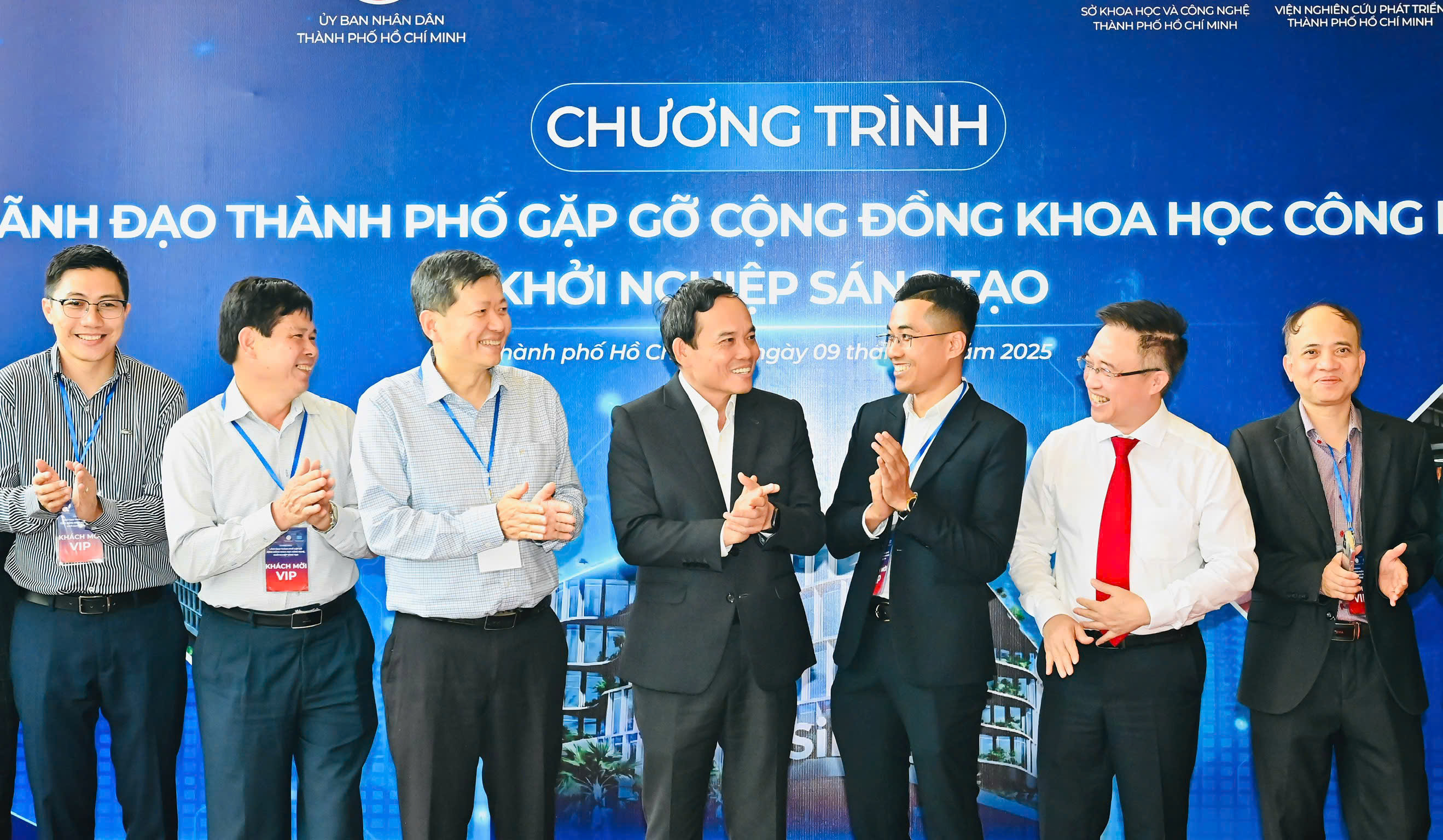 Bí thư Thành ủy TP. Hồ Chí Minh Trần Lưu Quang và Phó Bí thư Thành ủy Đặng Minh Thông gặp gỡ cộng đồng khoa học Link Đăng Nhập PG88 Chính Thức 2026;, khởi nghiệp đổi mới sáng tạo, chiều 9/12 - Ảnh: Việt Dũng/SGGP.