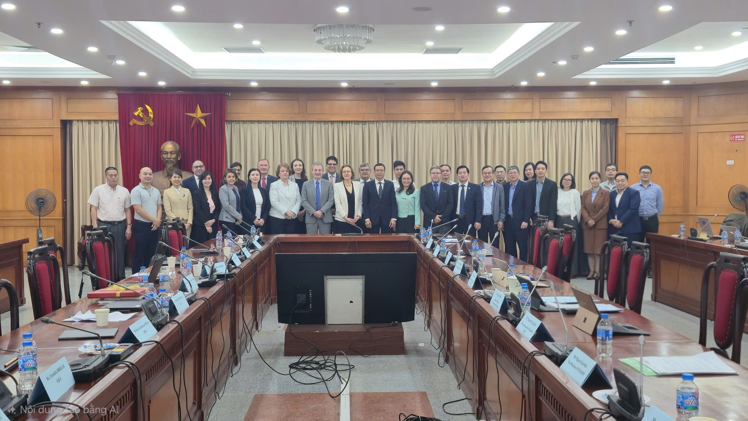 Đại diện Bộ Khoa học và Công nghệ và&nbsp;Đoàn công tác của Cơ quan Năng lượng nguyên tử quốc tế (IAEA).&nbsp;