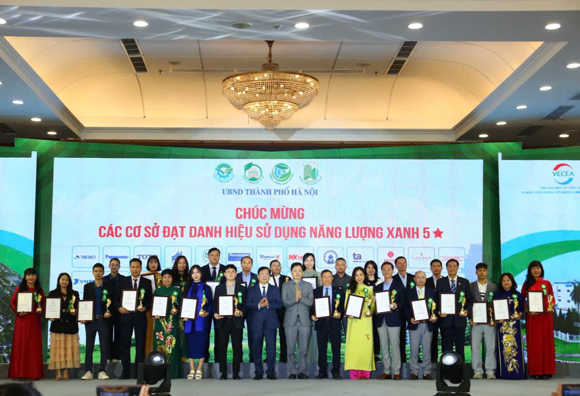 Hà Nội: Sở Công thương vinh danh 87 cơ sở, công trình sử dụng năng lượng xanh