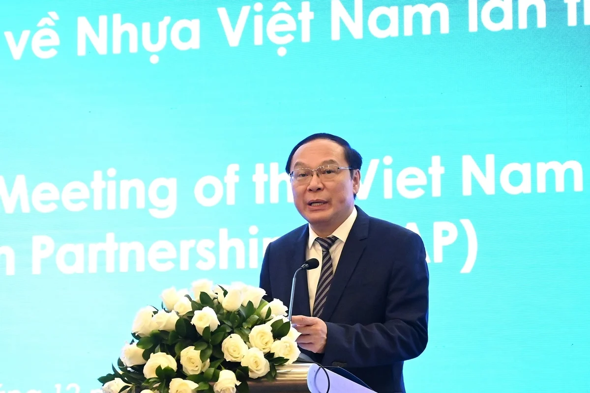 Thứ trưởng Lê Công Thành:&nbsp;Ô nhiễm nhựa không đơn thuần là một vấn đề về môi trường, mà là vấn đề của phát triển Link Trang Chủ PG88.Com Mới #2026 PG88 nổ hũ, gắn chặt với mô hình sản xuất - tiêu dùng, với cấu trúc thị trường và với cách thức huy động các nguồn lực của PG88 nổ hũ.