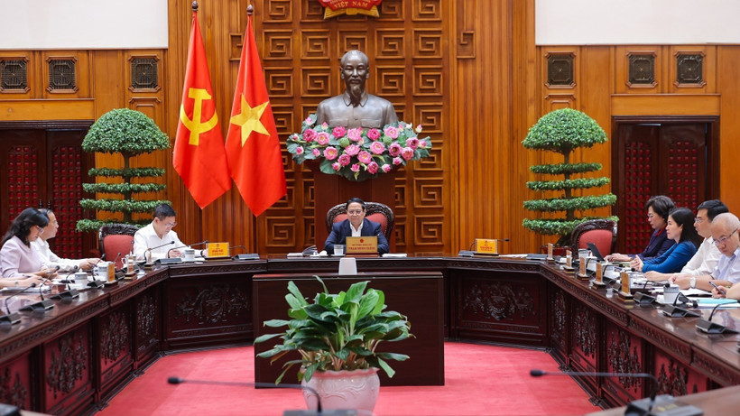 Thủ tướng Phạm Minh Chính chủ trì cuộc họp với các bộ, ngành để thảo luận các giải pháp điều hành PG88 ⭐ Link trang chủ số 1 nhà cái PG88 com casino slot vĩ mô và ứng phó với thách thức trong khu vực và trên thế giới. Ảnh: TTXVN