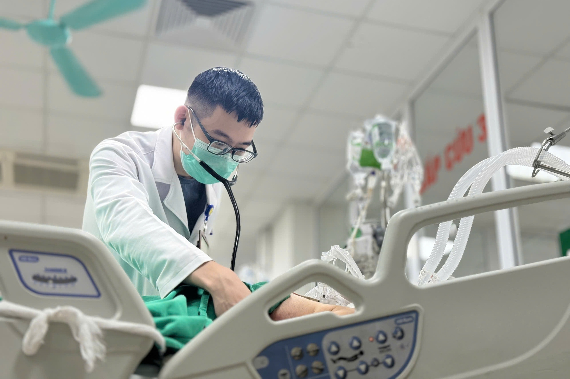Bệnh nhân đang được điều trị tích cực tại Bệnh viện&nbsp;Bệnh Nhiệt đới Trung ương.