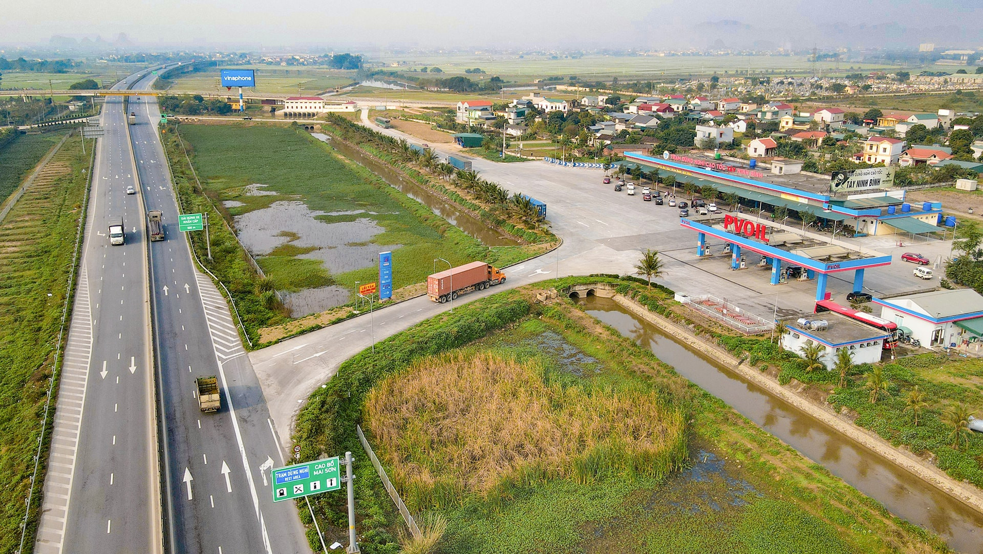 Cần nâng chuẩn chất lượng các trạm dừng nghỉ cao tốc Bắc - Nam