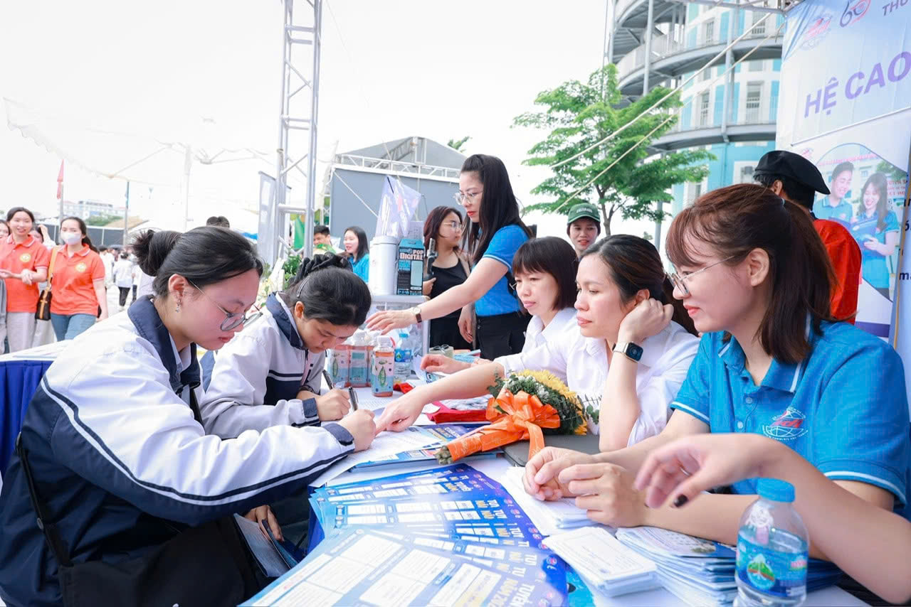5 năm, thành phố Huế giải quyết trợ cấp 6Pg88.com Website Đẳng Cấp Số 1 cho 43.098 PG88 Sòng bạc trực tuyến TOP 1 Việt Nam | Casino, Nổ Hũ