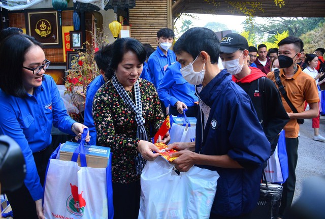 Thưởng Tết Nguyên đán cao nhất tại TP Hồ Chí Minh hơn 1,8 tỷ đồng