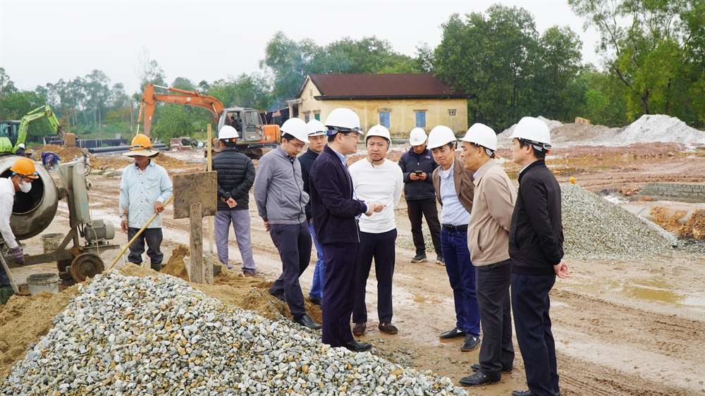 Phó Chủ tịch UBND thành phố Huế Hoàng Hải Minh kiểm tra, đôn đốc tiến độ các khu tái định cư phục vụ Link Trang Chủ PG88.Com Mới #2026 đường sắt tốc độ cao Bắc – Nam tại Phú Vang