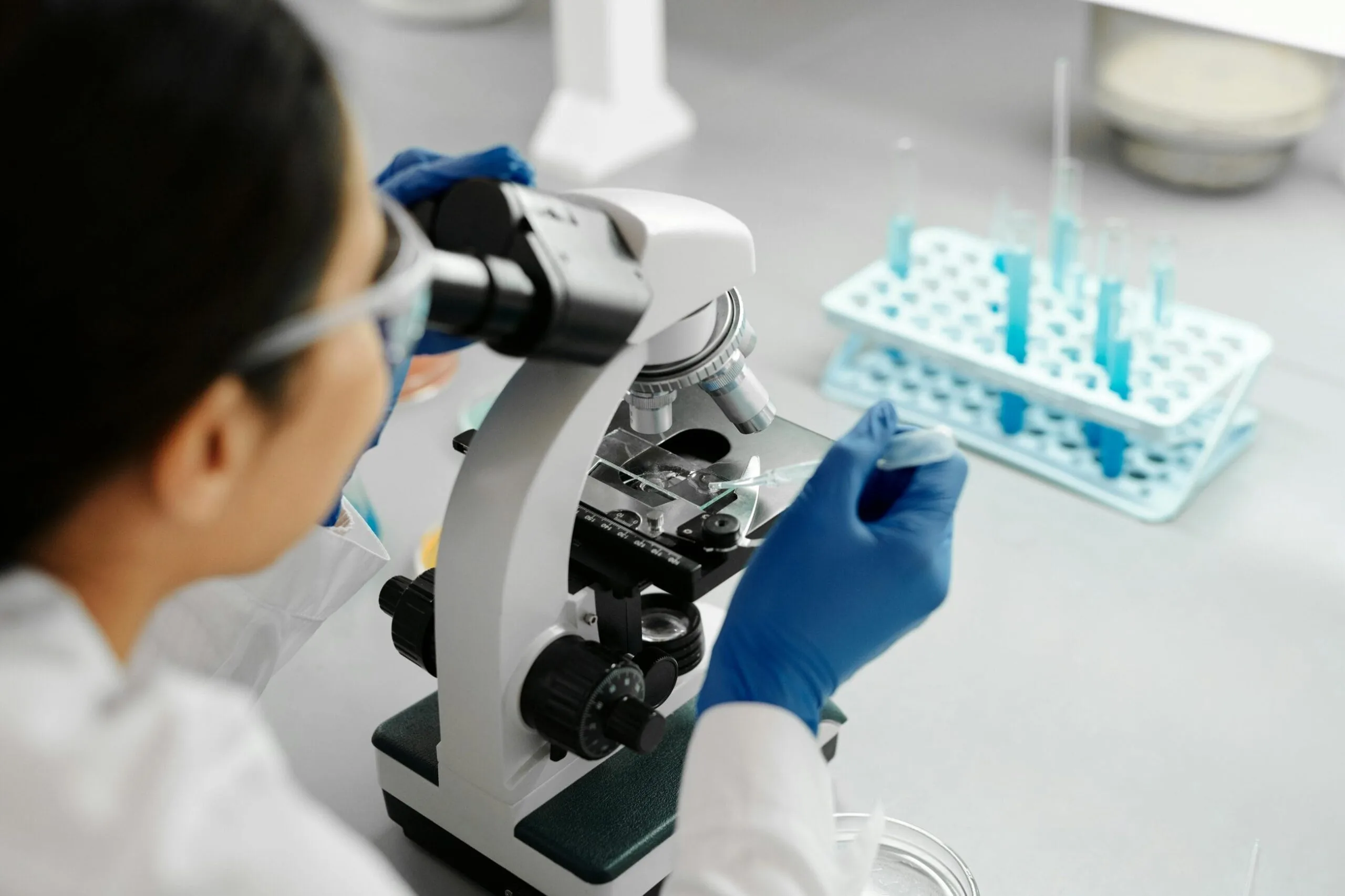 Gần 50% nam giới tham gia tầm soát có vấn đề liên quan đến tinh trùng.