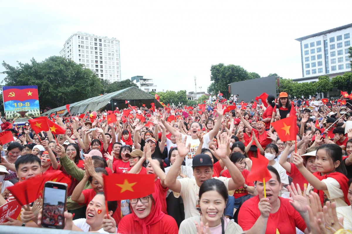 Nhà nước tặng quà cho người dân dịp Tết Nguyên đán Bính Ngọ 2026