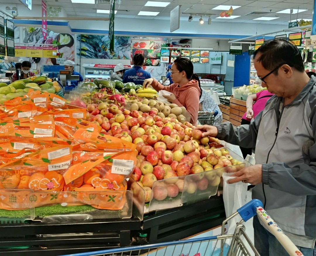 Người tiêu dùng tập trung nhiều hơn vào các mặt hàng thiết yếu phục vụ nhu cầu sinh hoạt.&nbsp;