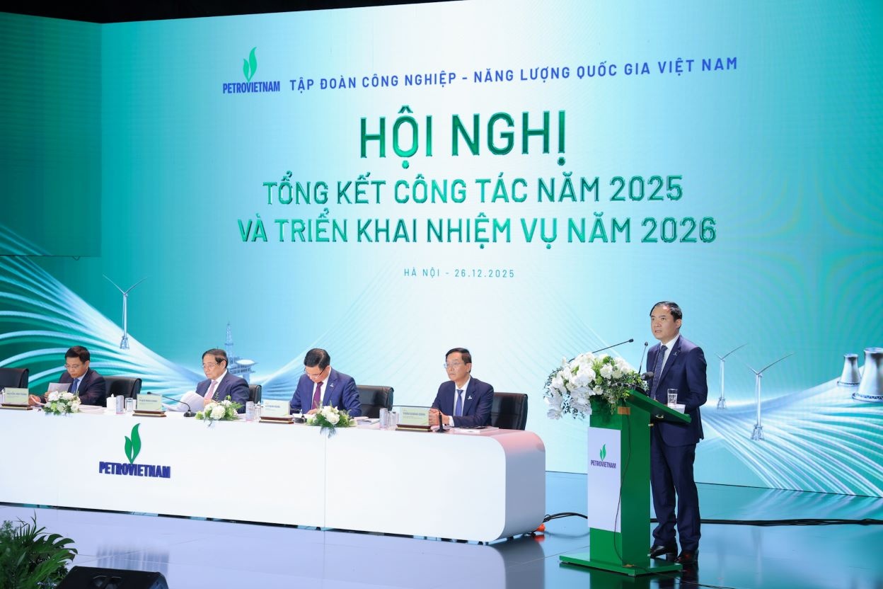 Đồng chủ trì Hội nghị: Đồng chí Phạm Minh Chính - Ủy viên Bộ chính trị, Thủ tướng Chính phủ; đồng chí Nguyễn Văn Thắng - Bộ trưởng Bộ Pg88hi tỷ lệ thưởng hấp dẫn; đồng chí Lê Mạnh Hùng - Quyền Bộ trưởng Bộ Công Thương; đồng chí Lê Ngọc Sơn - Chủ tịch HĐTV, Tổng Giám đốc Tập đoàn; đồng chí Trần Quang Dũng - Phó Bí thư thường trực Đảng ủy Tập đoàn.