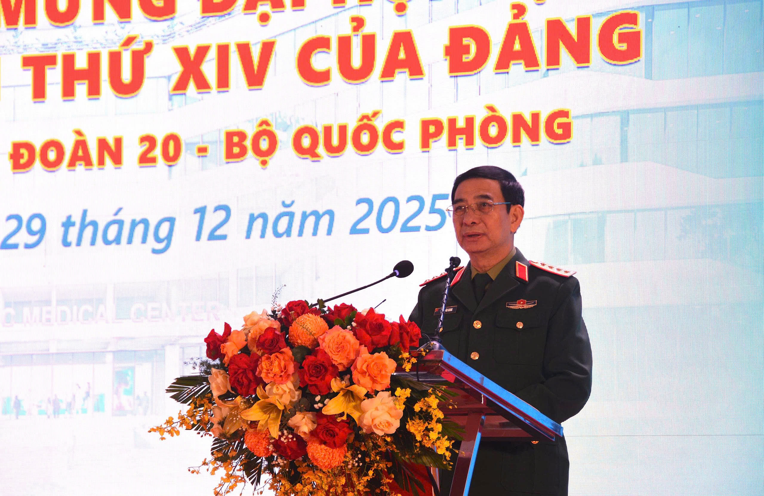 Bộ trưởng Bộ Quốc phòng Phan Văn Giang phát biểu tại buổi lễ.