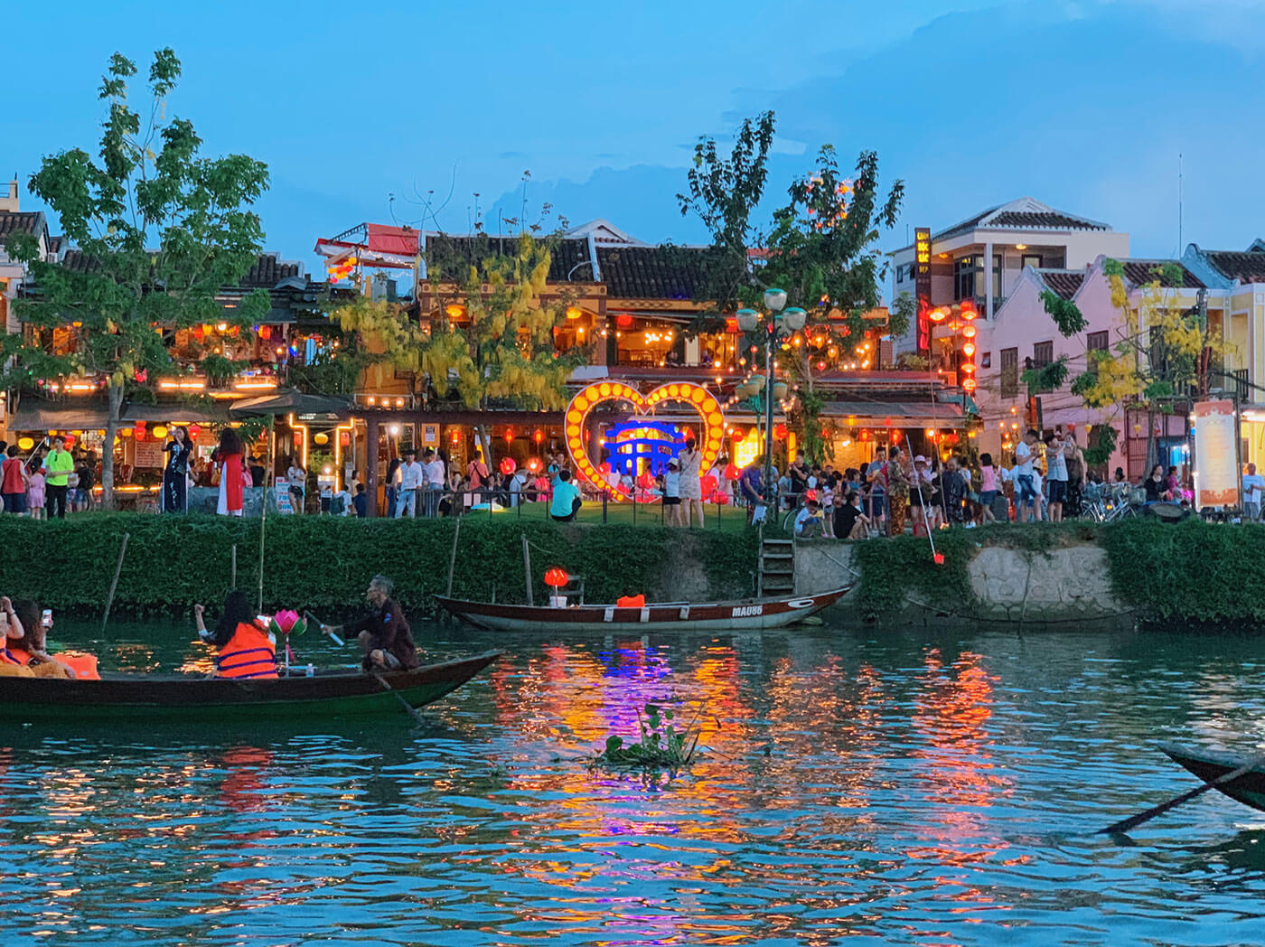 Hoạt động du lịch gắn với phát triển công nghiệp văn hóa là hướng đi mang tính chiến lược.
