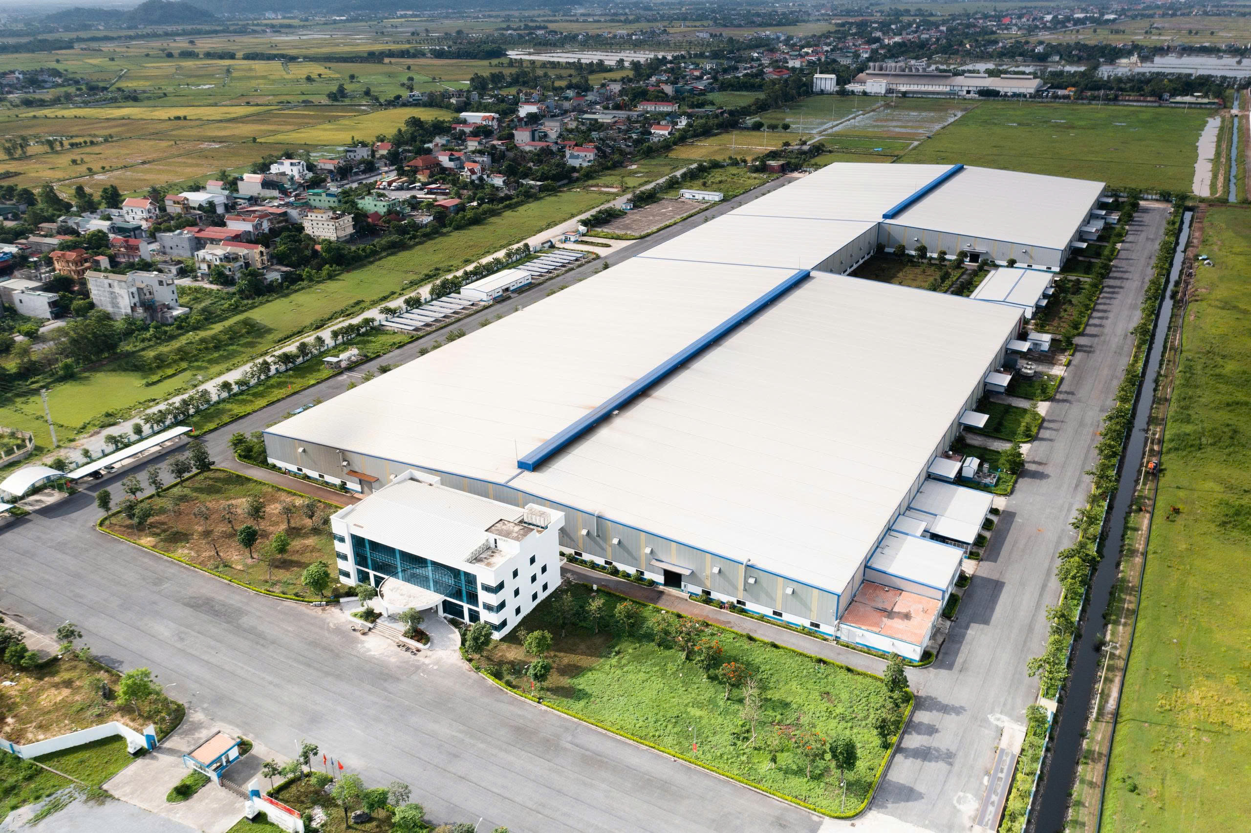Tập đoàn Tân Á Đại Thành hợp tác cùng Quỹ Pg88vn Trang Chủ Chính Thức SOL triển khai điện mặt trời áp mái tại Nhà máy Hà Nam.