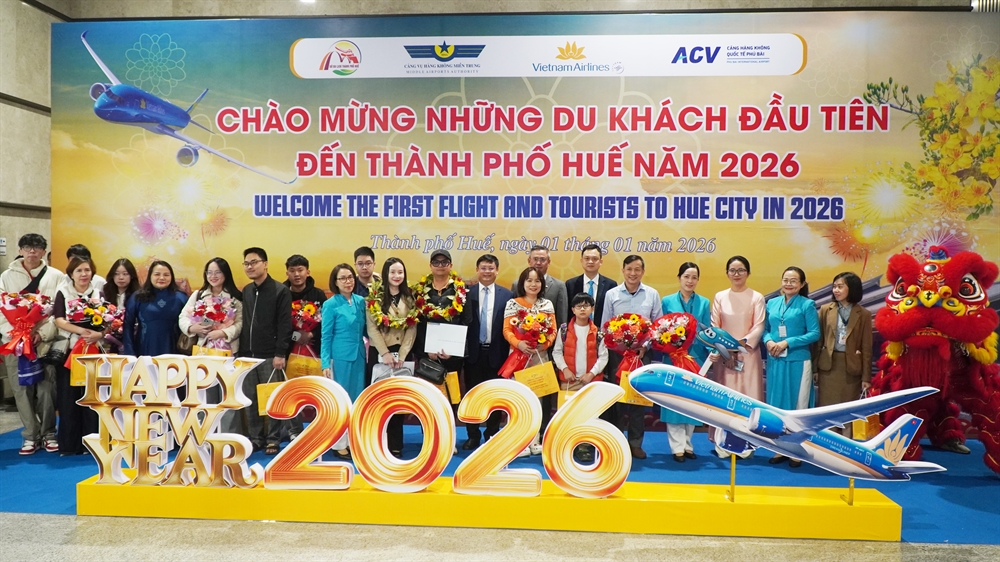 Huế rộn ràng đón những vị khách đầu tiên năm 2026