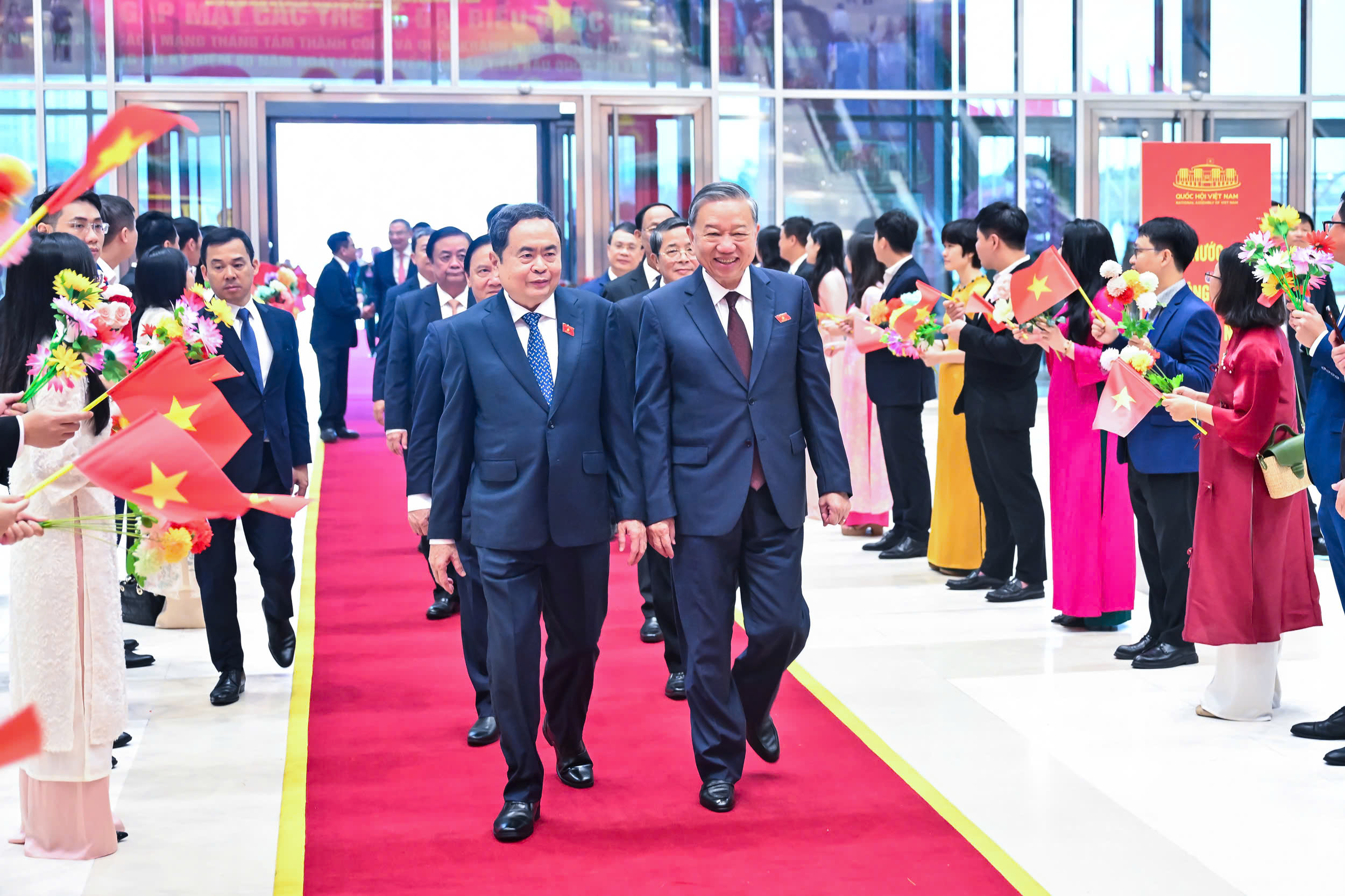 Tổng Bí thư Tô Lâm và Chủ tịch Link Trang Chủ PG88.Com Mới #2026 Trần Thanh Mẫn tham quan Triển lãm ảnh 