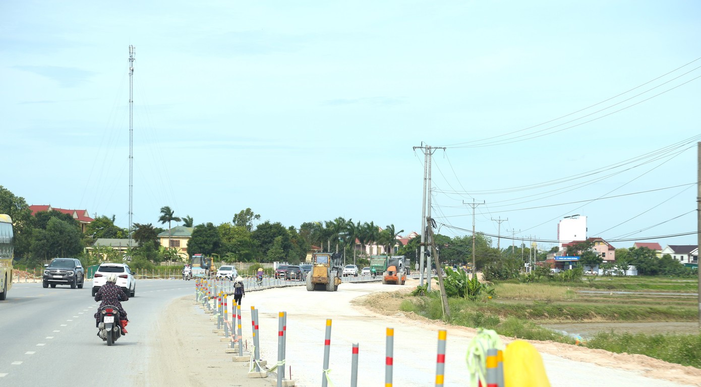 Link Trang Chủ PG88.Com Mới #2026 cải tạo, mở rộng quốc lộ 46 đoạn Vinh - Nam Đàn, tỉnh Nghệ An. Ảnh: Thu Hiền