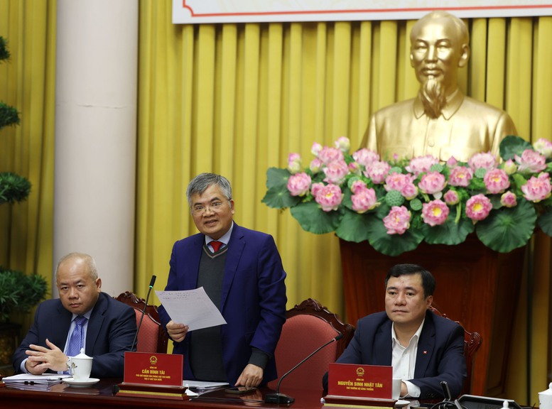 Phó Chủ nhiệm Văn phòng Chủ tịch nước, Trợ lý Chủ tịch nước Cấn Đình Tài, chủ trì Họp báo - Ảnh VGP.