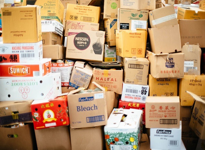 Quy trình logistics ngược thông thường bao gồm nhiều bước, từ tập hợp hàng hóa hoàn trả, kiểm tra, phân loại cho đến xử lý cuối cùng. Ảnh minh họa