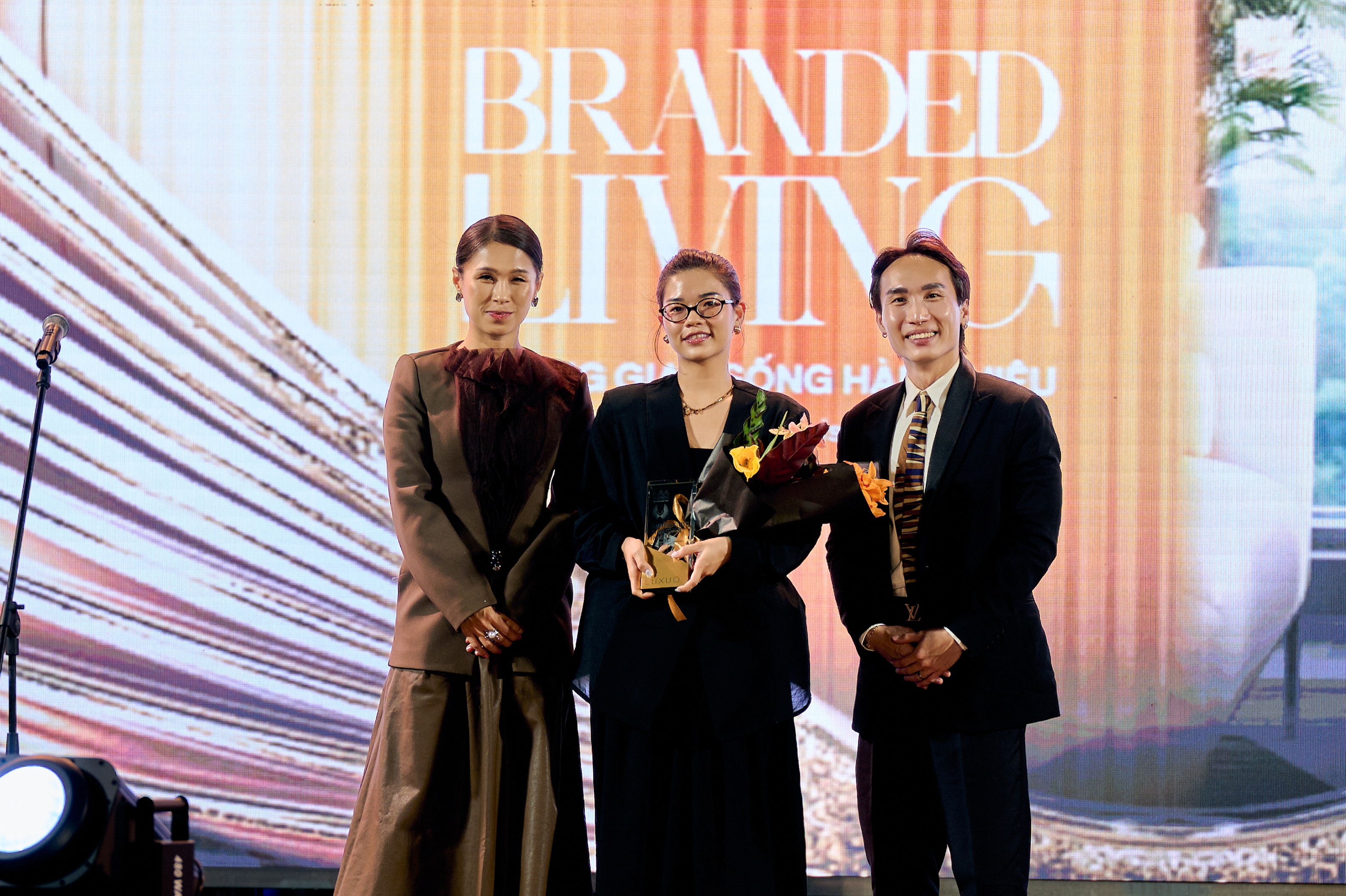 Thương hiệu cũng được trao giải “Best Property Campaign of The Year” cho chiến dịch Branded Living by Masterise Homes, ghi nhận nỗ lực trong việc&nbsp;định hình và lan tỏa giá trị không gian sống hàng hiệu tại Việt Nam.