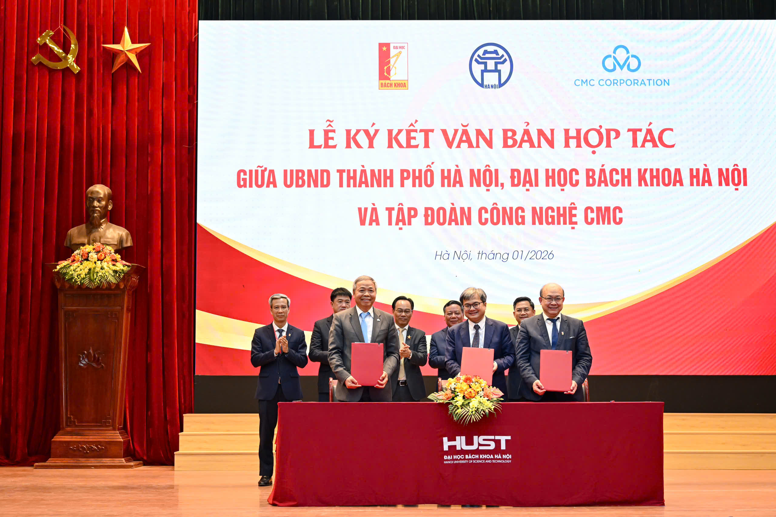 Thỏa thuận hợp tác được ký giữa UBND TP Hà Nội, Đại học Bách khoa Hà Nội và Tập đoàn Công nghệ CMC