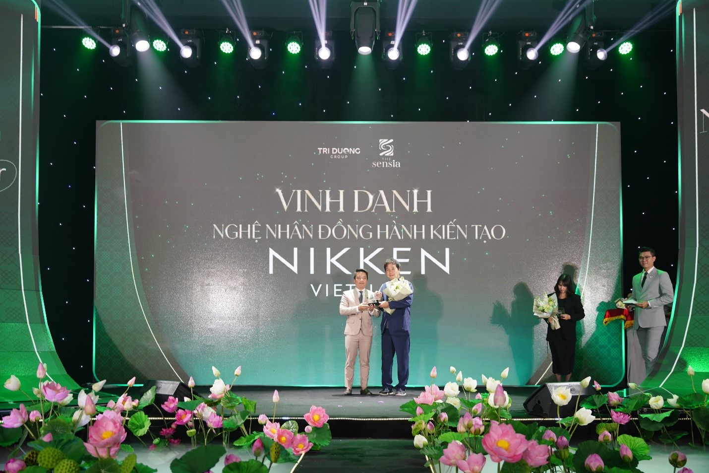 Ông Jun Kato, Giám đốc Ban Thiết kế & Quy hoạch Công ty TNHH Nikken Sekkei Việt Nam và đại diện Chủ Pg88vn Trang Chủ Chính Thức Trí Dương Group tại sự kiện.