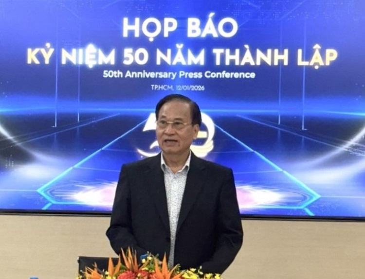Ông Vũ Đức Giang, Chủ tịch HĐQT Tổng công ty May Việt Tiến chia sẻ tại buổi họp báo.