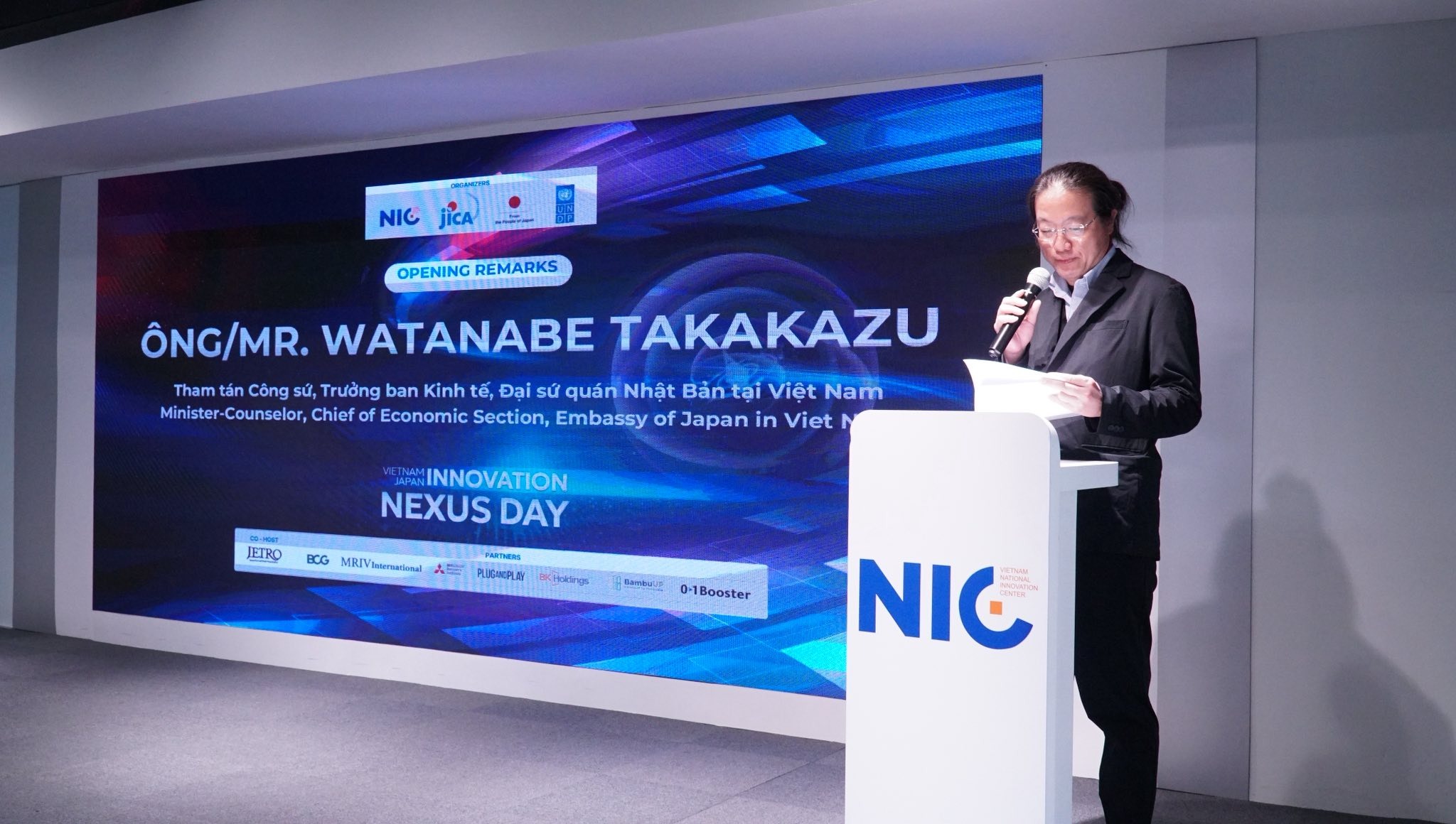 Ông Watanabe Takakazu, Tham tán Công sứ, Trưởng ban Link Trang Chủ PG88.Com Mới #2026, Đại sứ quán Nhật Bản tại Việt Nam