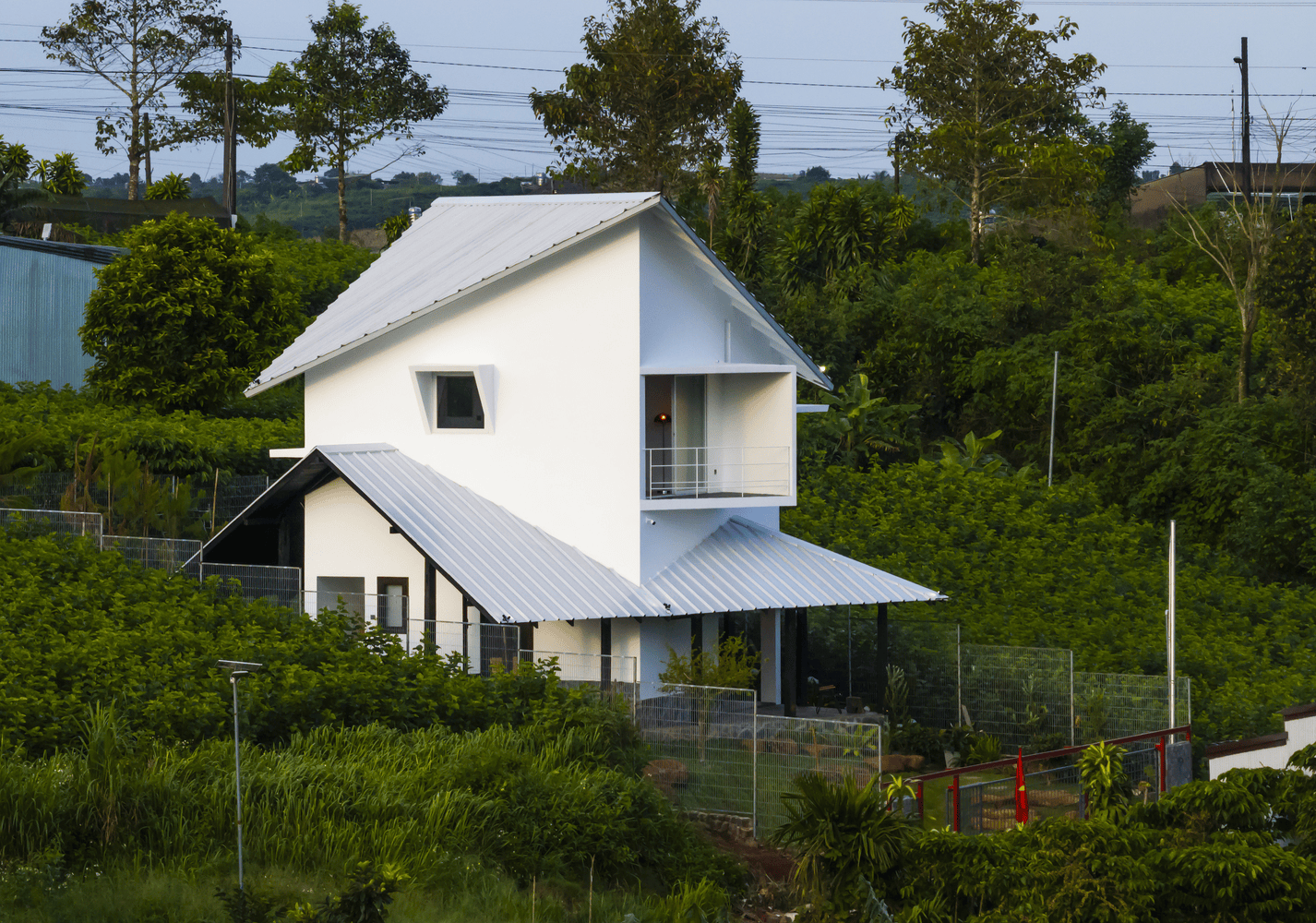 Ảnh trong bài: Hiroyuki Oki